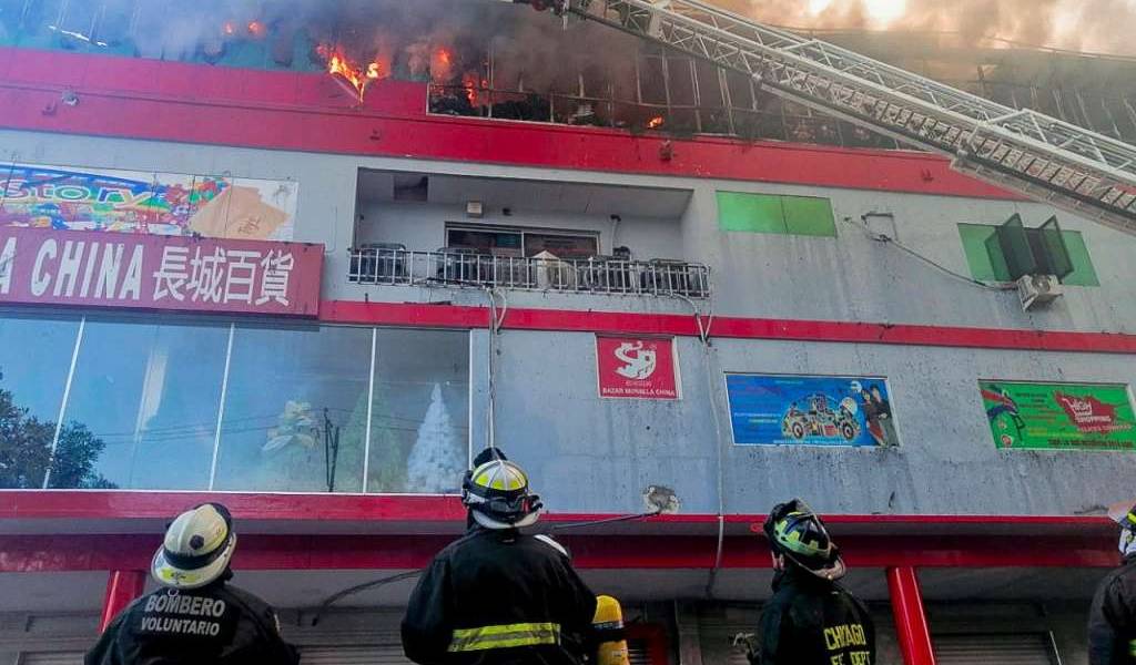 Edificio queda parcialmente destruido en Guayaquil