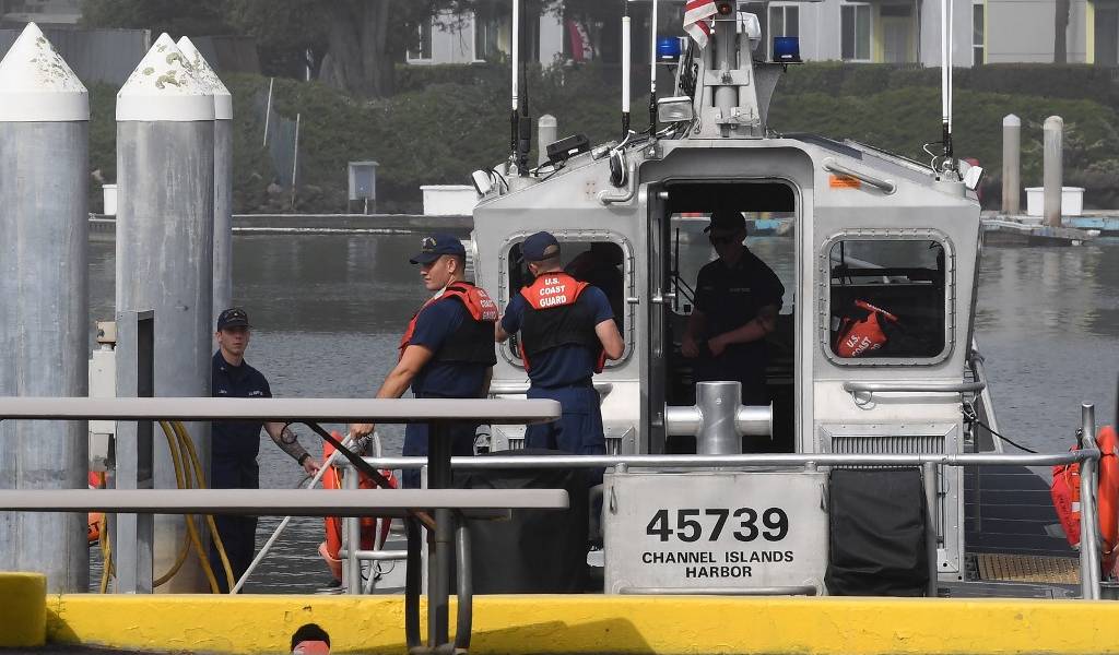 California: 4 muertos y 30 desaparecidos tras hundimiento de barco