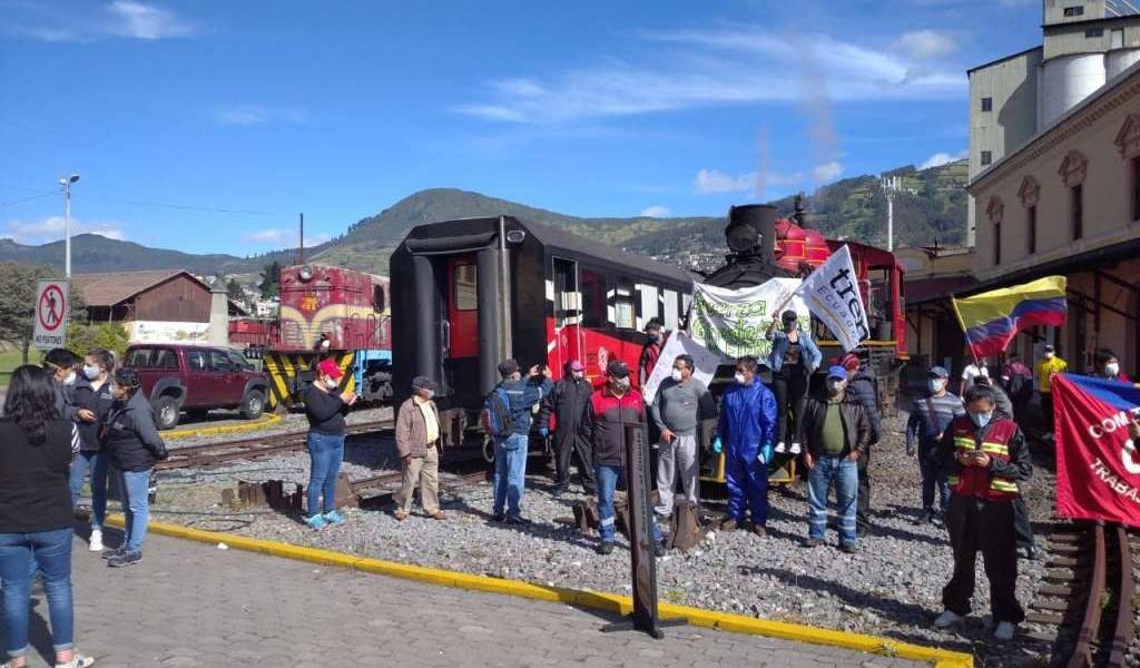 Trabajadores de Ferrocarriles del Ecuador realizaron un plantón en Quito