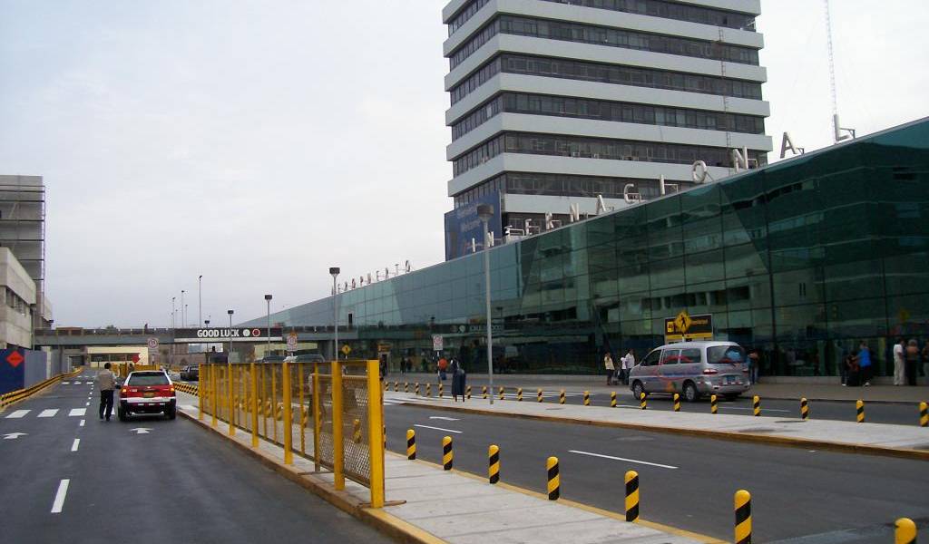 Carlos P.C. se hospedó frente al aeropuerto de Lima y quería viajar a EE.UU.