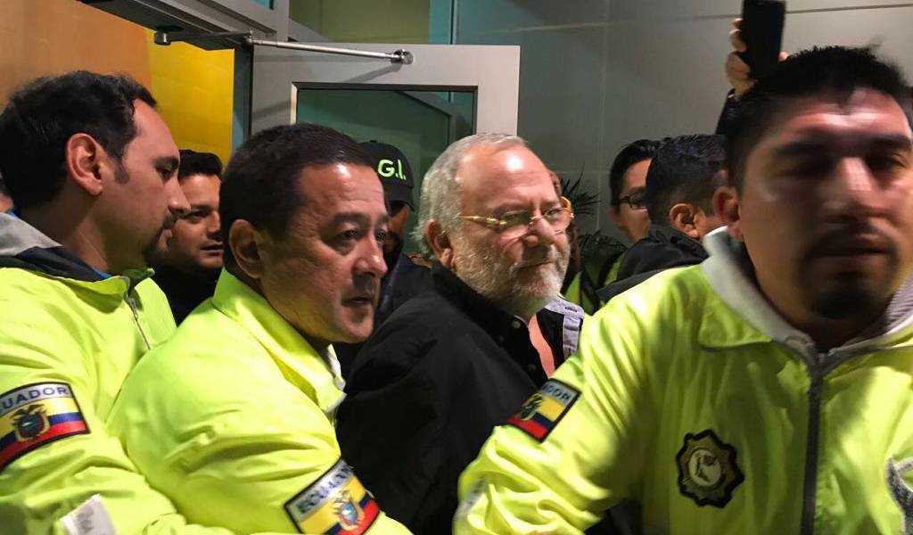 Carlos Pareja Yannuzzelli arriba a Ecuador y es entregado a la justicia por caso Petroecuador