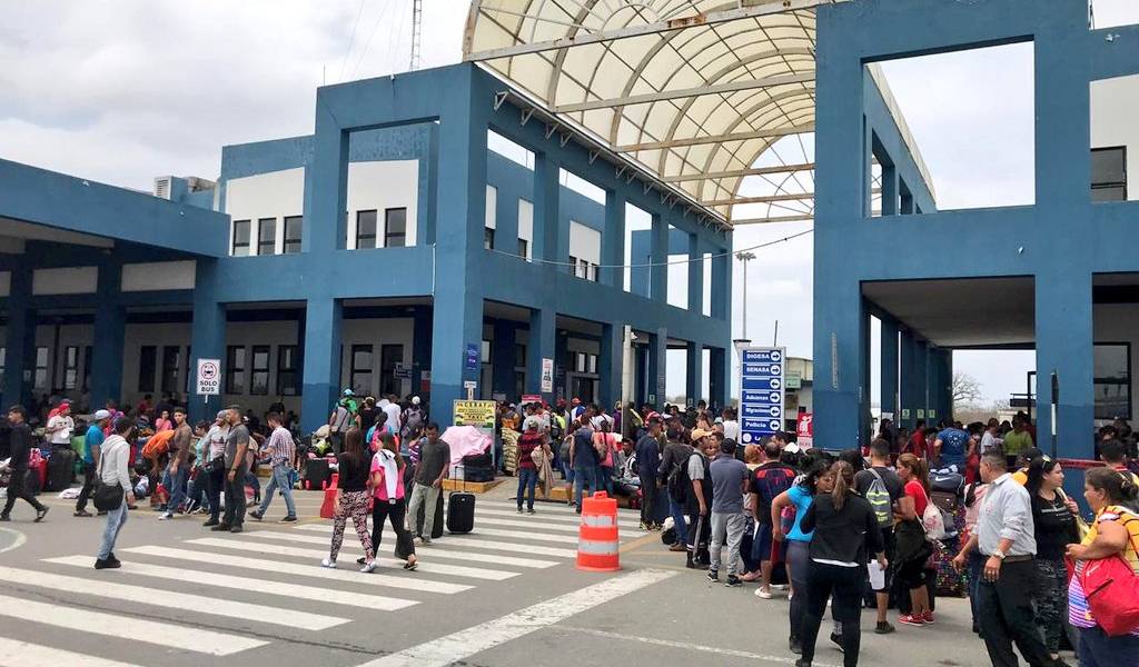 Miles de venezolanos en frontera peruana a poco de vencer plazo de permiso