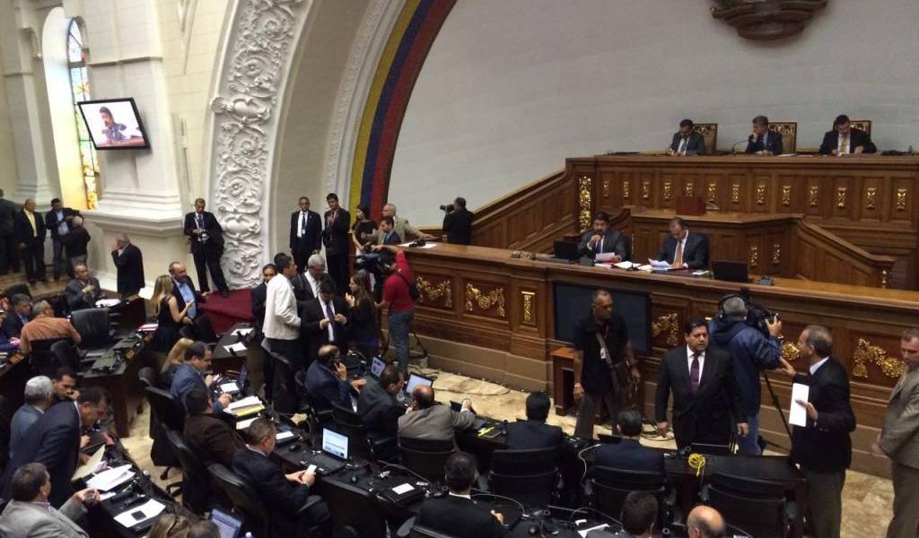 Asamblea de Venezuela pide a Almagro invocar la Carta Democrática