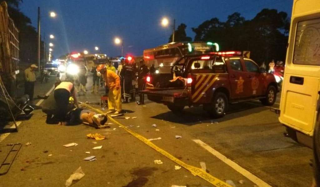 Dos muertos tras accidente de bus en cantón La Concordia
