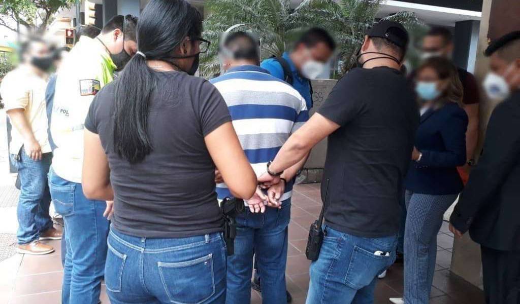 Detienen a médico por la muerte de Lisbeth Baquerizo