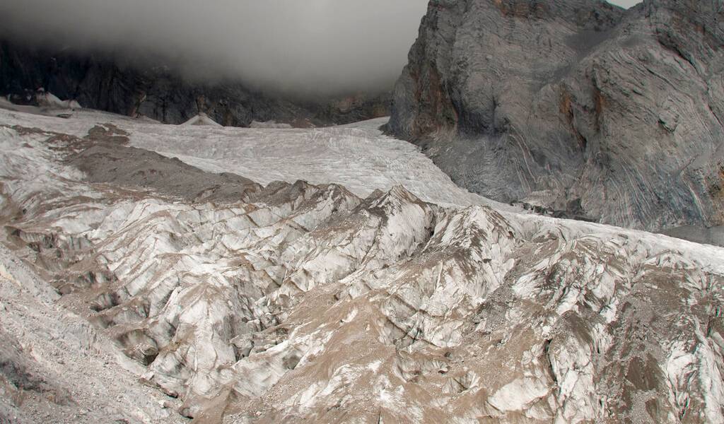 Hallan residuos radiactivos atrapados en los glaciares