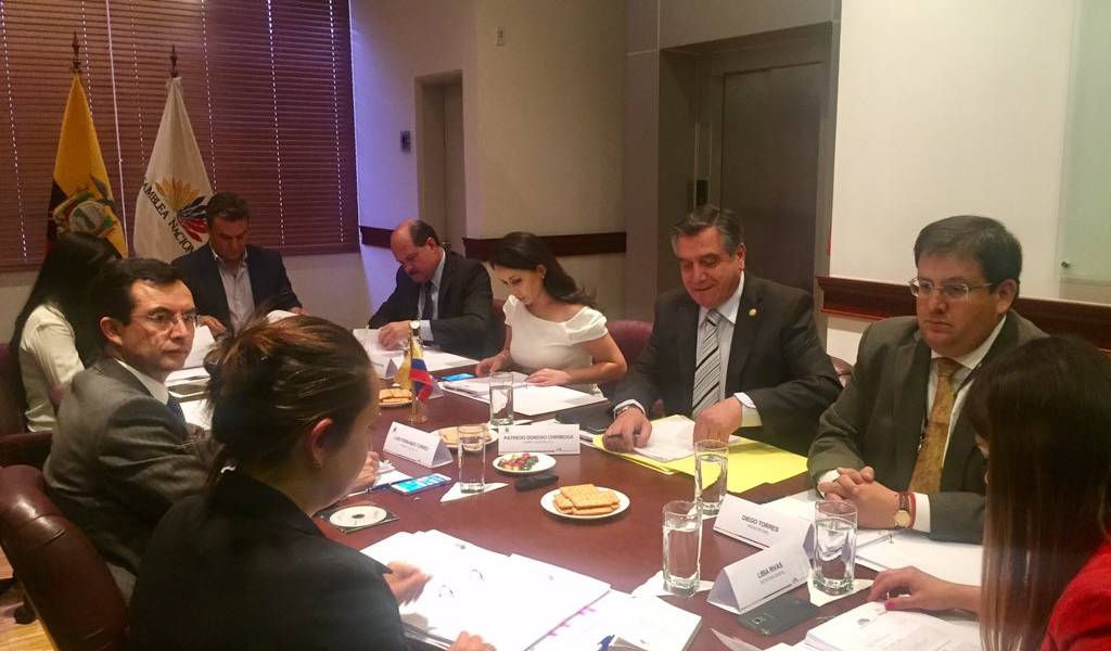 Consejo de Administración Legislativa admite a trámite juicio político a contralor