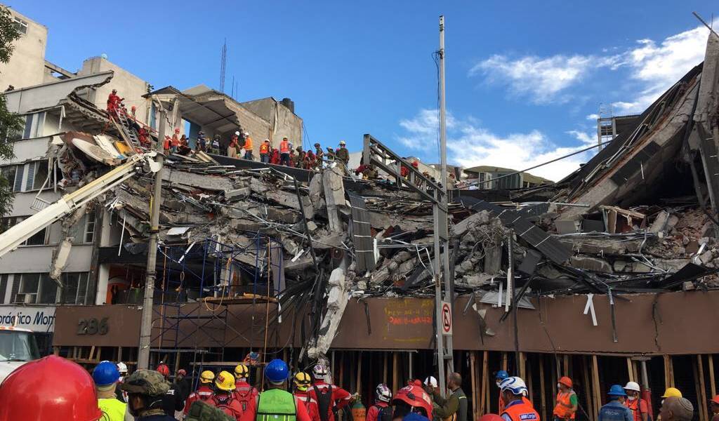 Día del Bombero: Paola Cevallos, cuenta sus experiencias en los desastres naturales