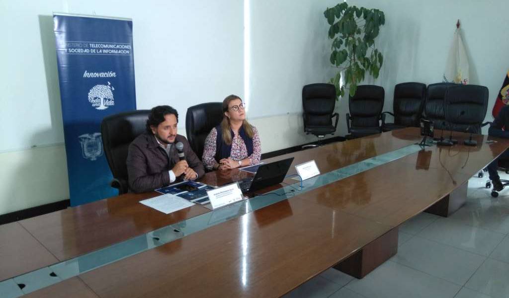 Activan call center para reportar posibles casos de coronavirus