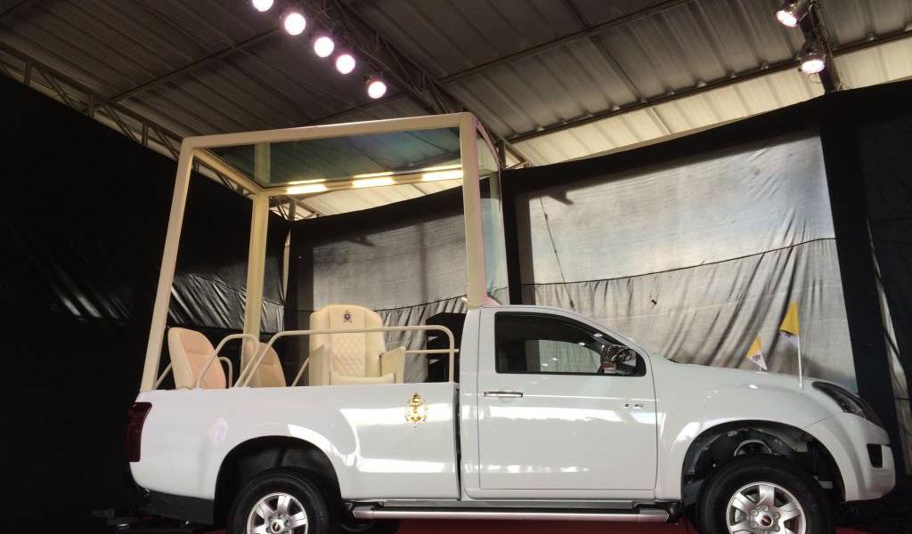 El papamóvil llevará el escudo del equipo de fútbol de Francisco