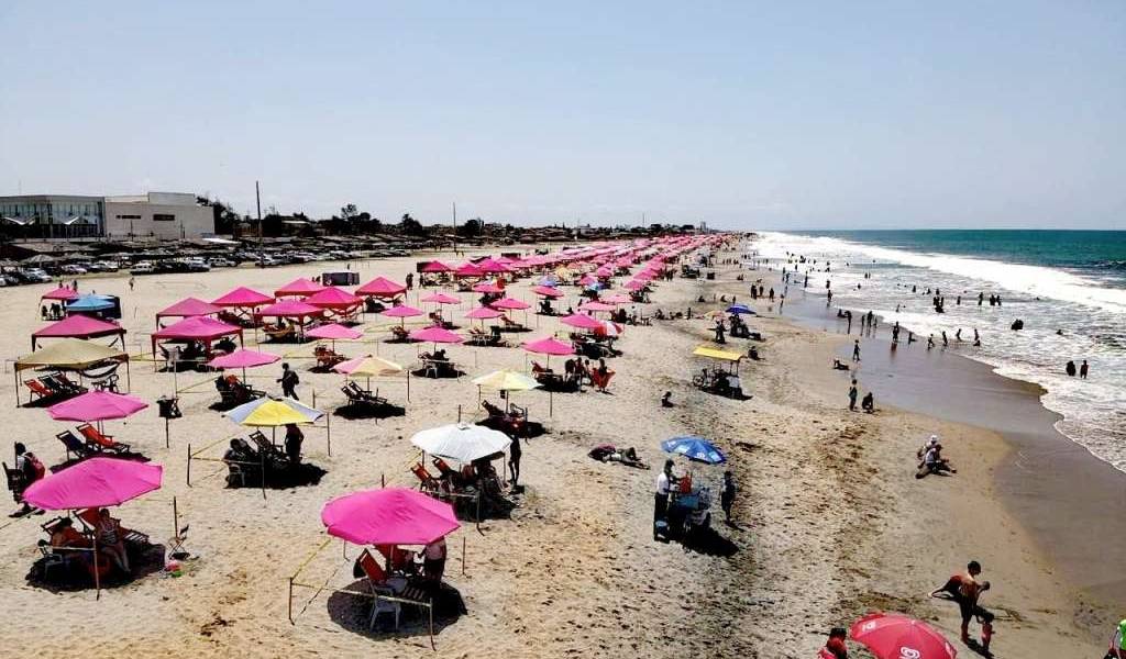Playas cerrará sus balnearios en feriado, Salinas los abrirá con horario limitado