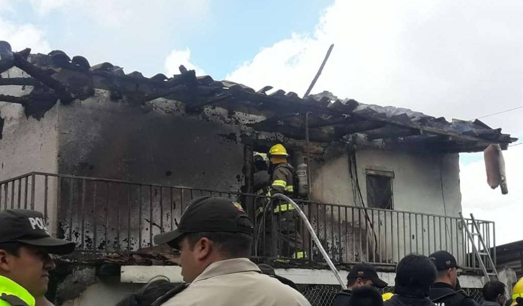 Incendio dejó viviendas afectadas en parroquia El Cisne