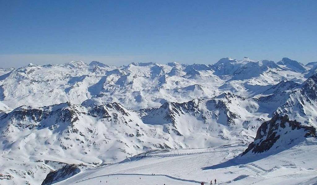 Tres personas mueren en una avalancha en los Alpes franceses