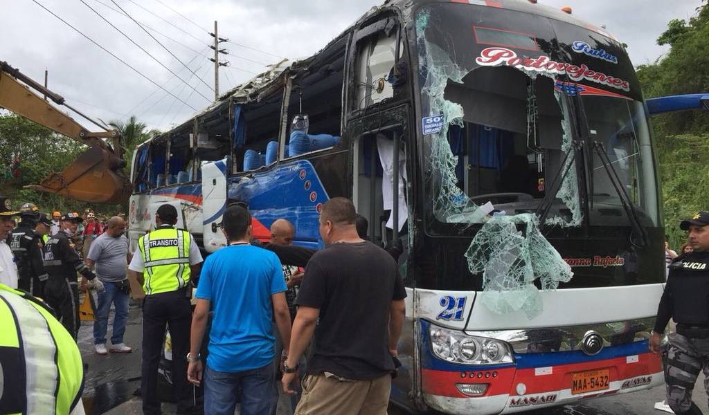 Doce muertos deja accidente en la vía Jipijapa en Manabí