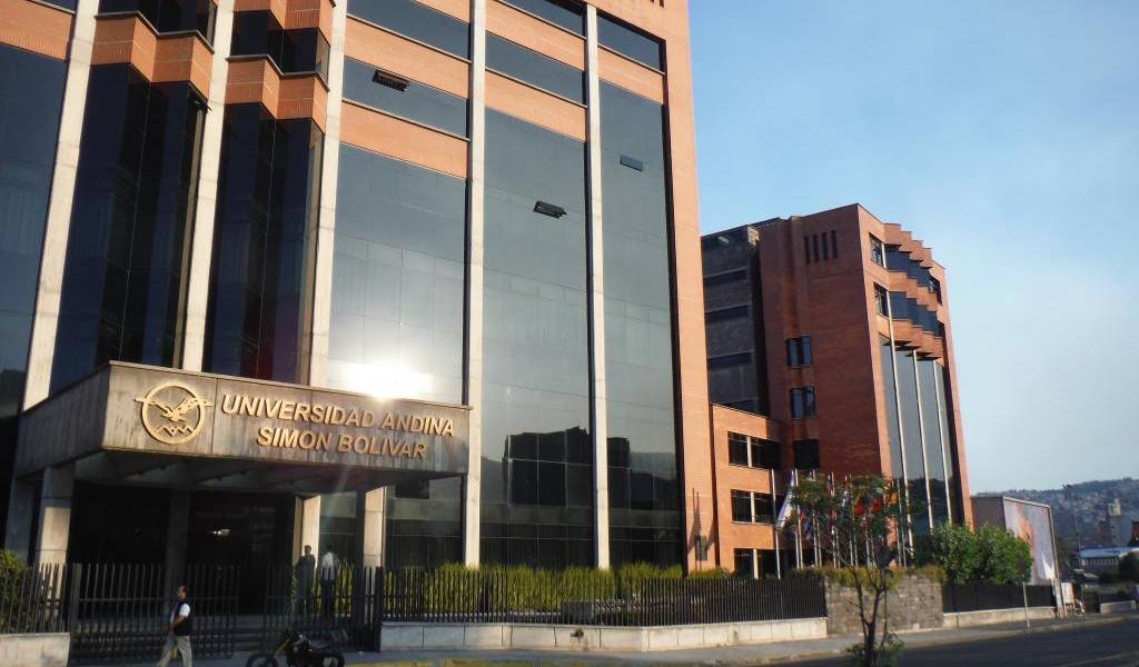 Más de USD 2 millones debería pagar la Universidad Andina al IESS
