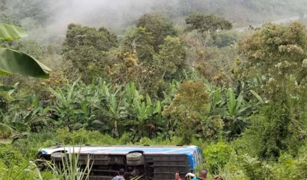 Accidente en Bolívar deja un muerto y seis heridos.