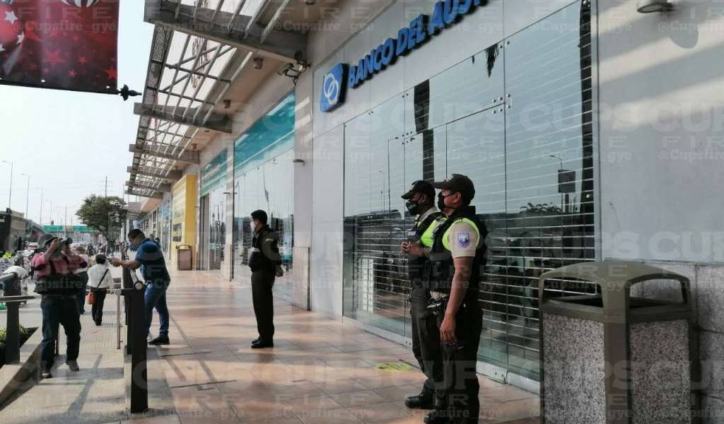 Asalto causa alarma en centro comercial de Guayaquil