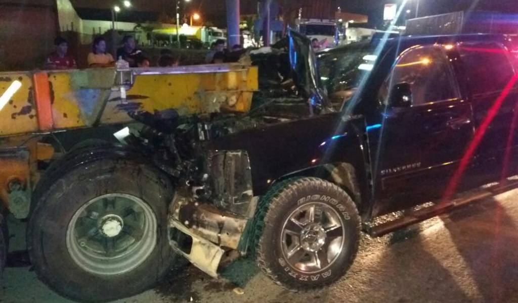 Una mujer murió aplastada entre dos vehículos en la vía Perimetral de Guayaquil