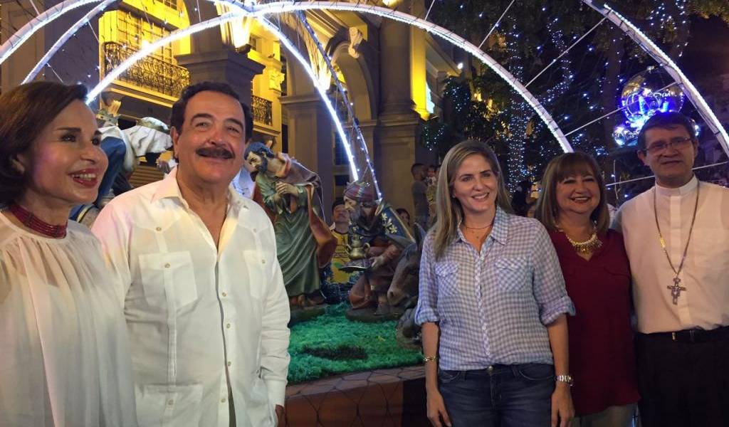Guayaquil le dio oficialmente la bienvenida a la Navidad