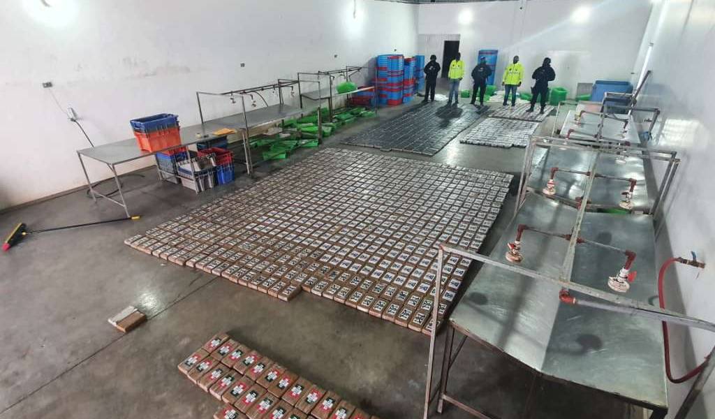 Encuentran dos toneladas de droga en Montecristi