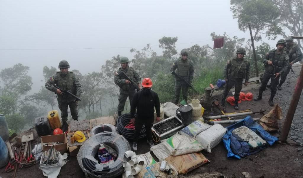 Destruyen nuevo campamento minero ilegal en Azuay