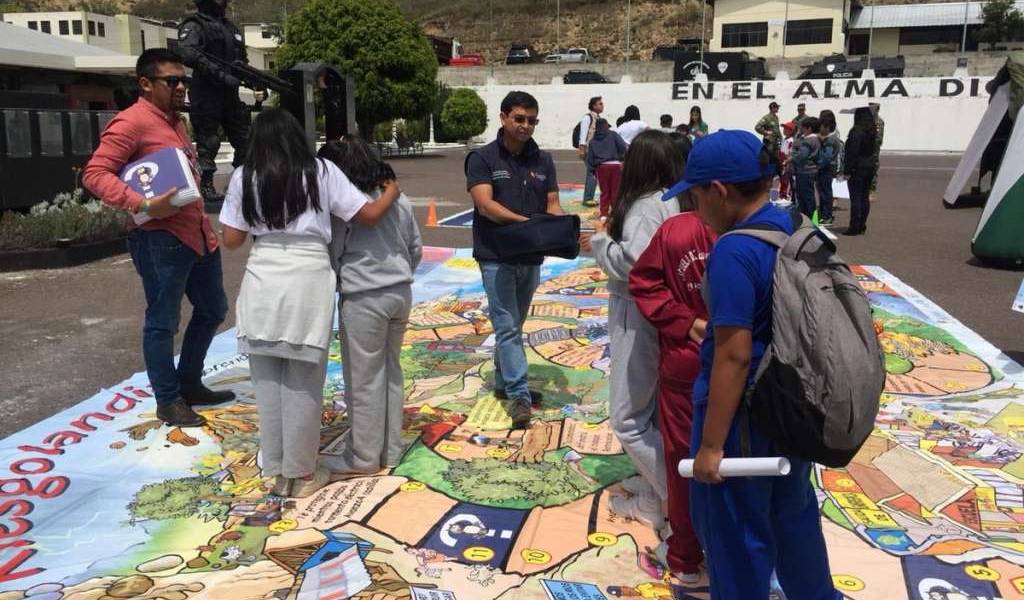Ministerio de Educación suspende clases en Quito