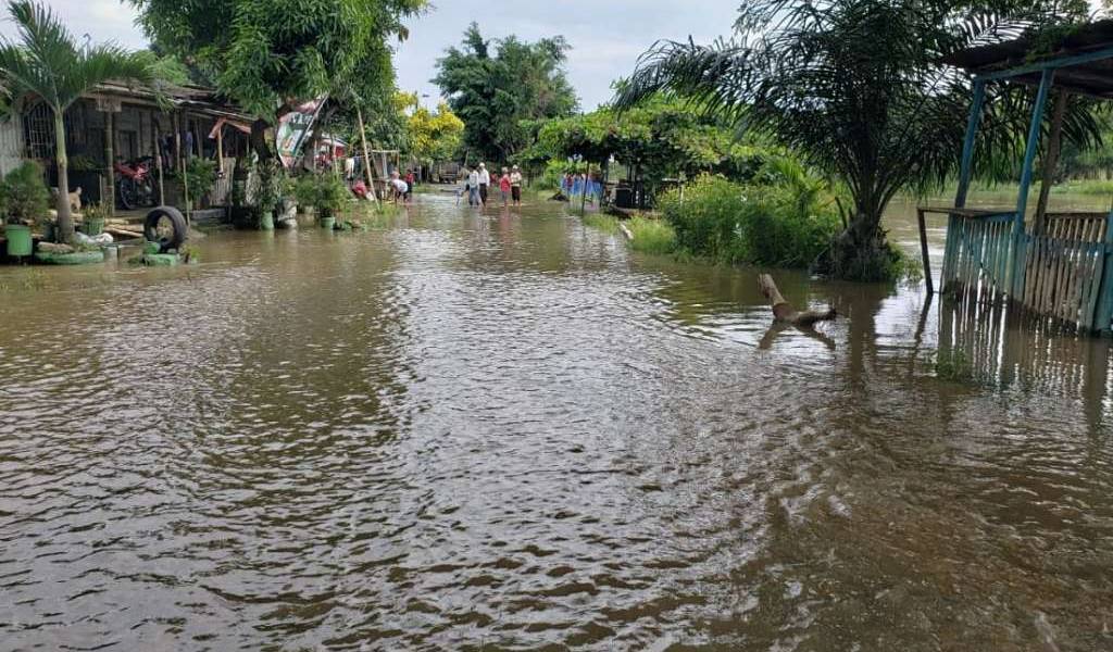 Intensas lluvias inundan 70% del cantón Salitre