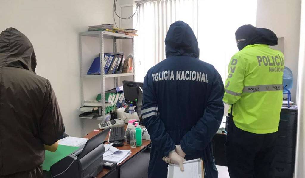 Allanan hospitales de Ambato y Guaranda por presuntos casos de corrupción