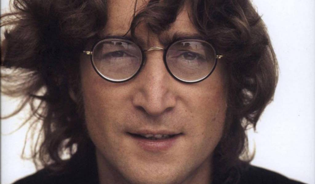Subastan chaqueta de John Lennon en US$10.900