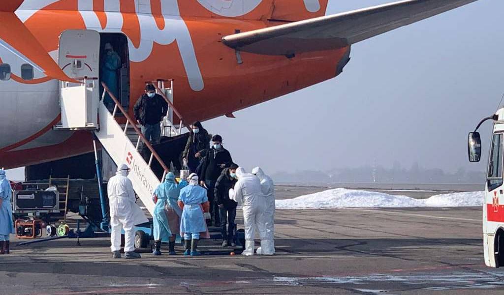 Coronavirus: Llega a Ucrania un avión con ecuatorianos evacuados de Wuhan
