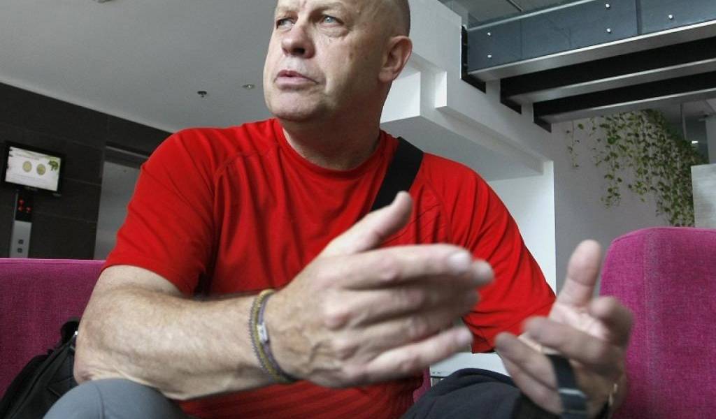 Carlos Ischia llegaría este miércoles a dirigir a Barcelona