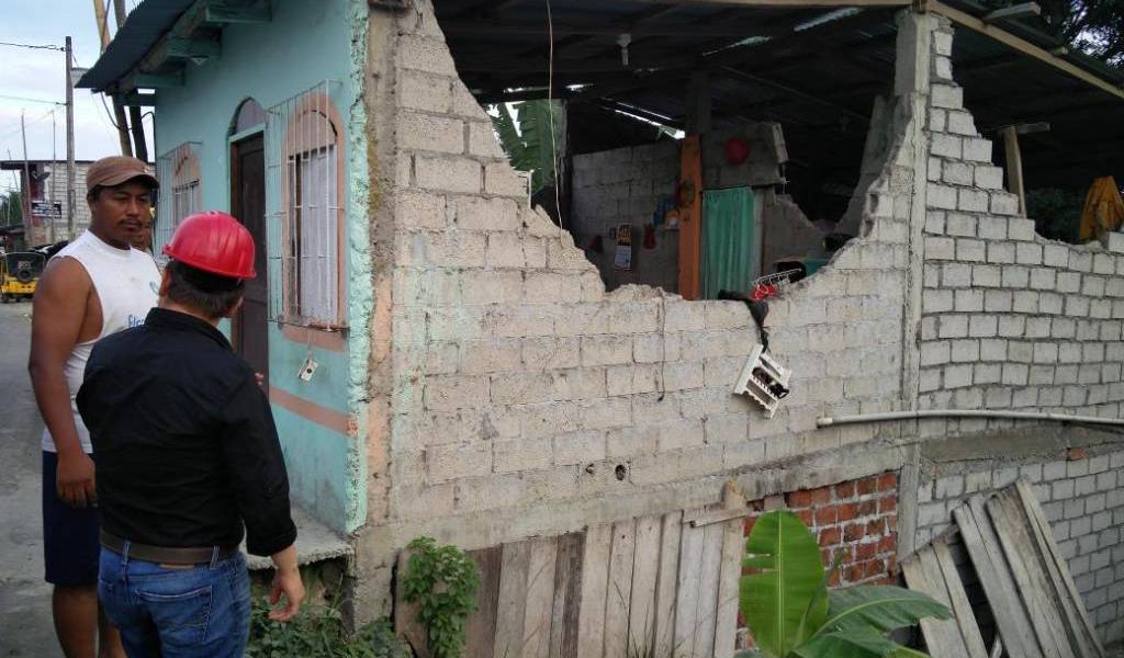 Cámaras de seguridad captan momentos de los sismos en Esmeraldas