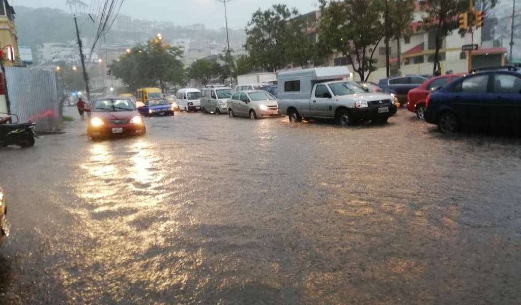 Al menos 4 provincias afectadas tras fuertes lluvias en Ecuador