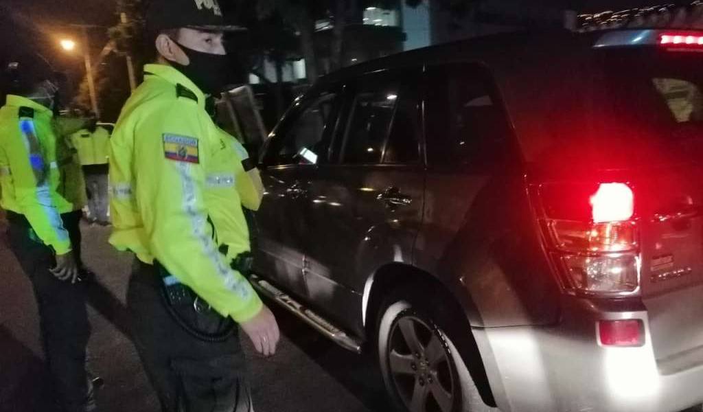 124.397 sancionados por incumplir toque de queda