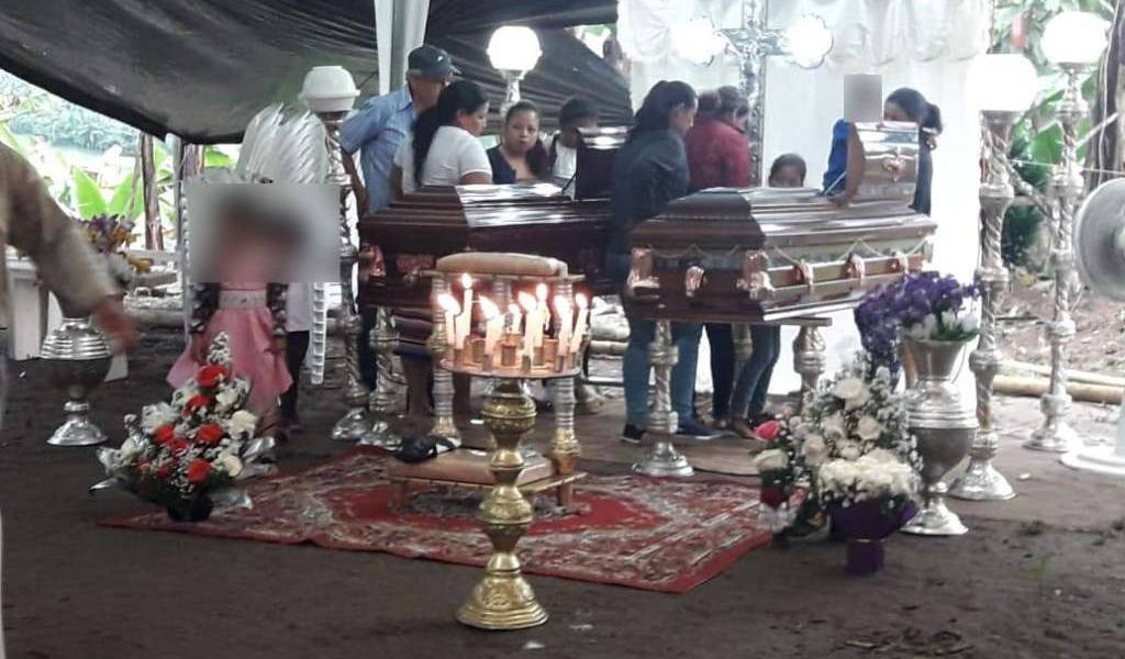 Niño dispara accidentalmente y mata a su hermano y su prima en Cotopaxi