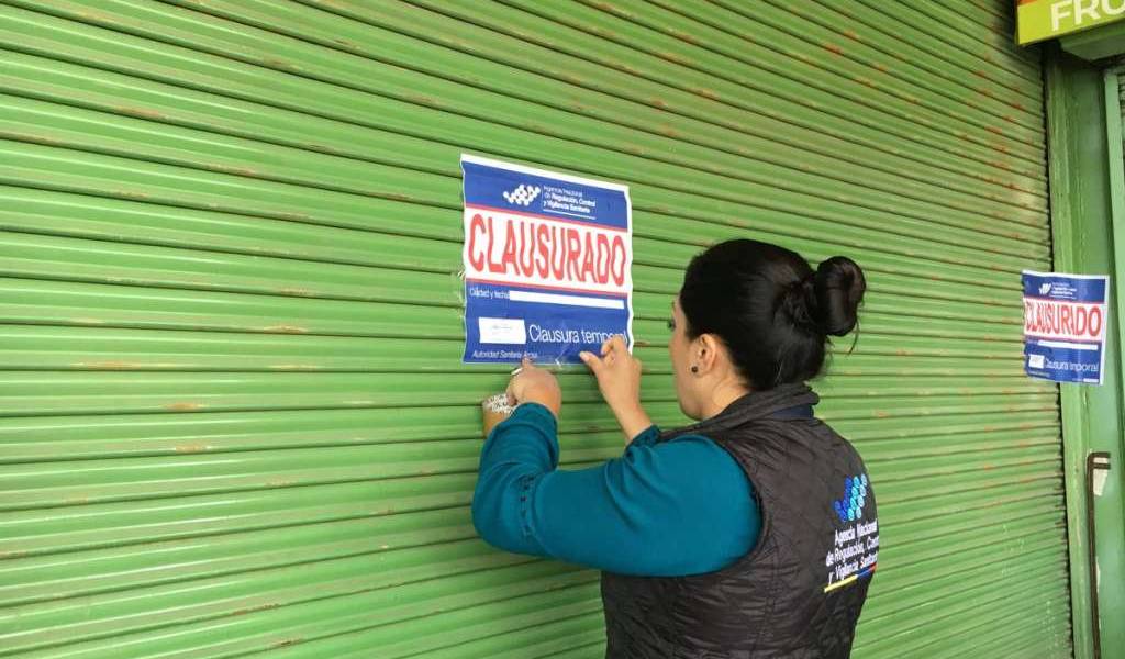 Clausuran supermercado de Cuenca por insalubridad