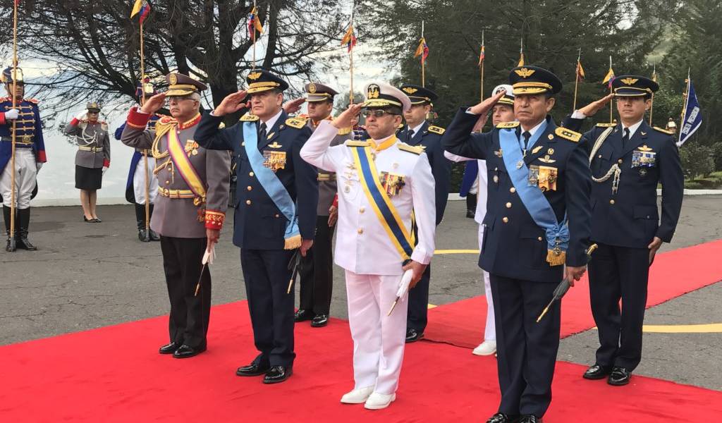 Autoridades llegan a la Cima de la Libertad en honor a la Batalla de Pichincha