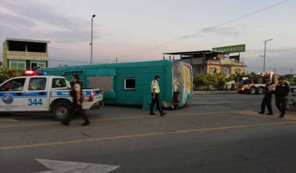 Tres heridos tras accidente en vía Daule-Santa Lucía