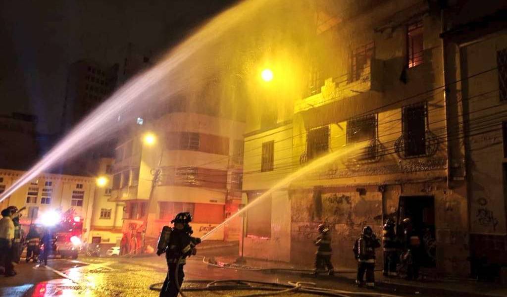 Incendio de gran magnitud causa alarma en Quito