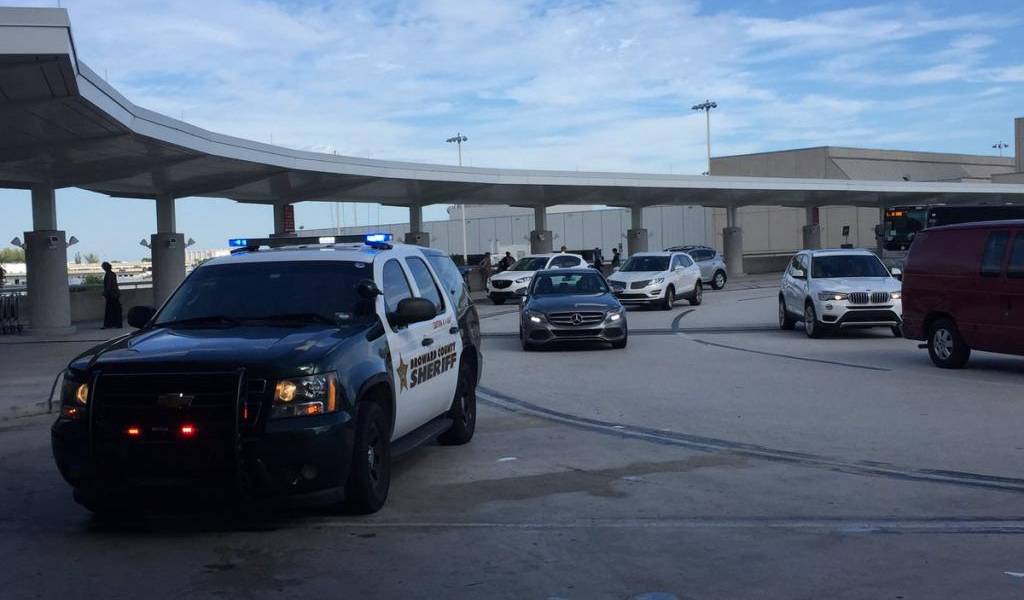 Al menos 5 muertos y varios heridos en tiroteo en aeropuerto internacional de Florida