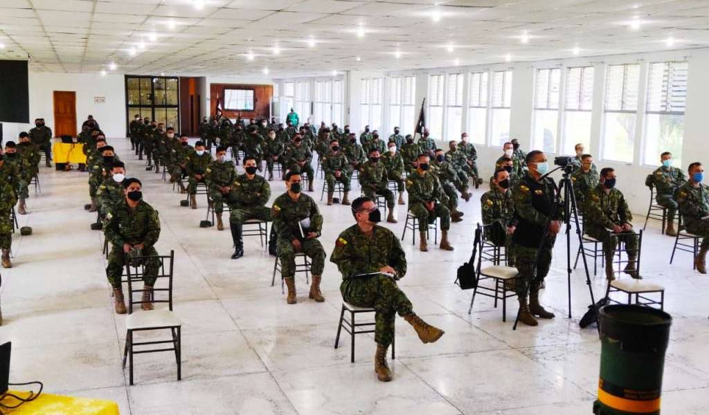 Gobierno cambia a la cúpula militar en sus tres ramas