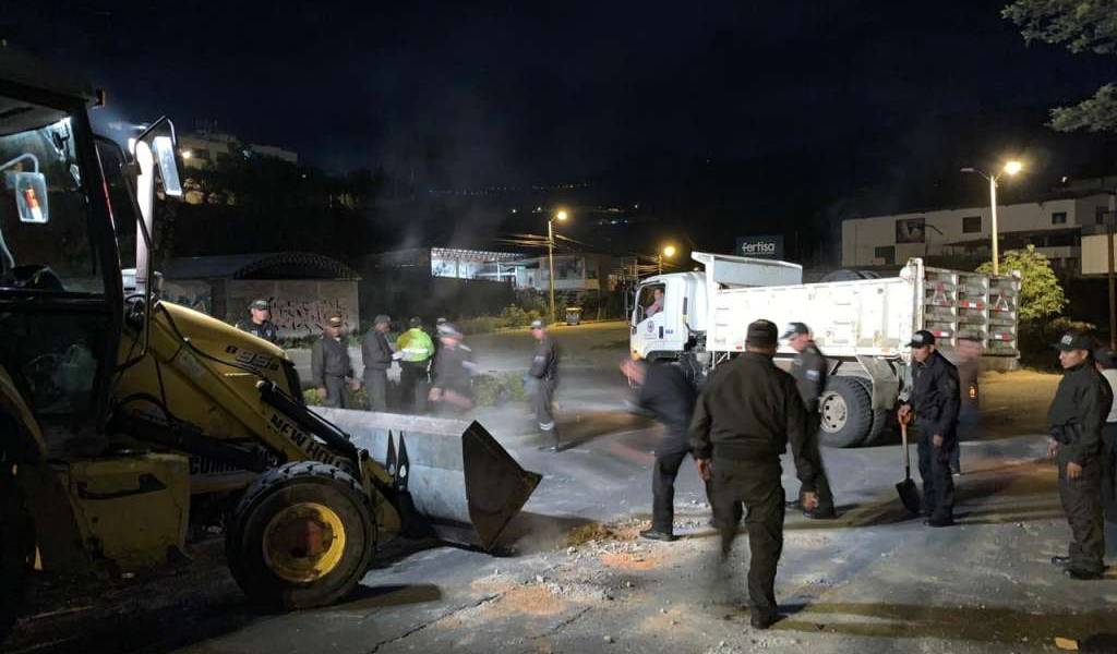 Transportistas desbloquean vías en Imbabura