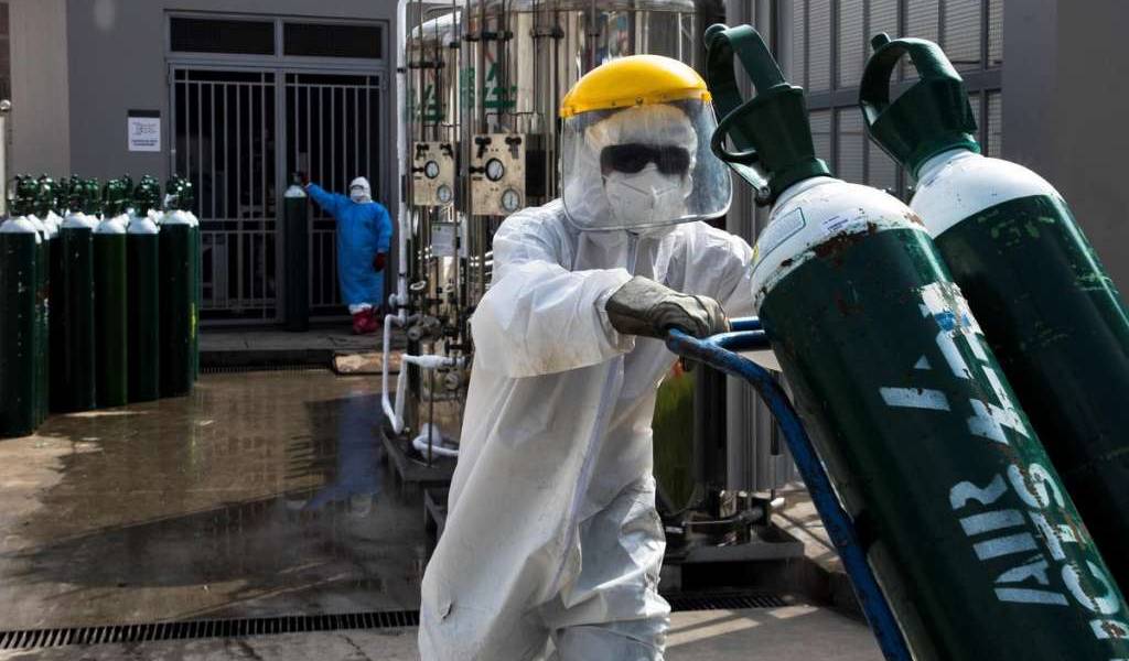 Incrementa demanda de tanques de oxígeno en hospitales de Quito por casos de COVID-19