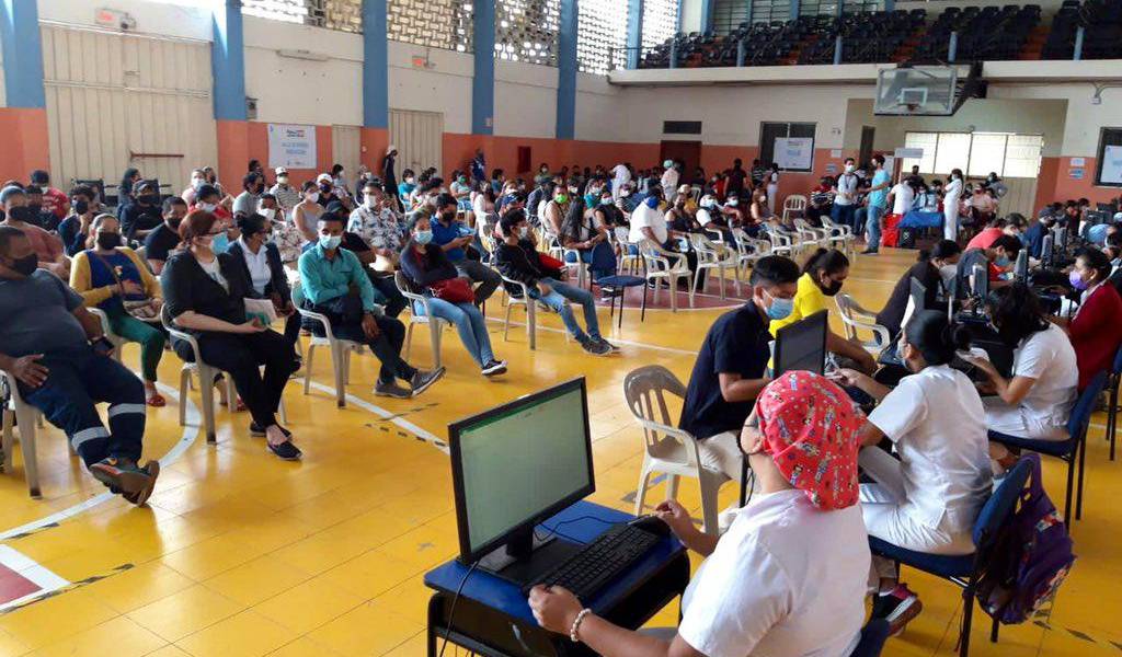 Se registró masiva afluencia por reinicio de inmunización con Sinovac, en varias ciudades del país