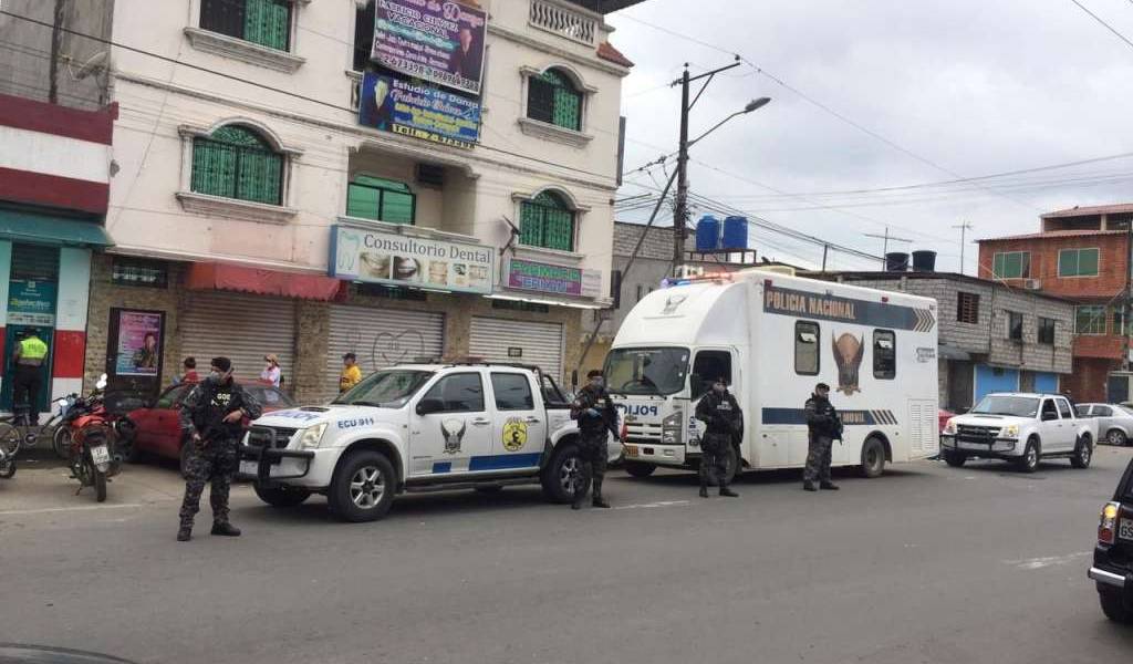Al menos 20.000 operativos policiales en Ecuador por COVID-19