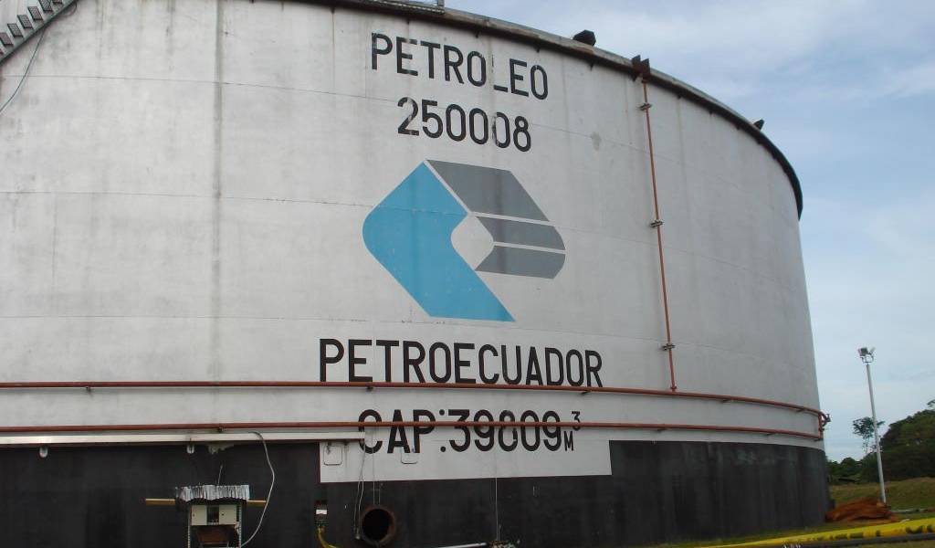 Entregan en Fiscalía informes sobre contratos de Petroecuador con supuestas irregularidades