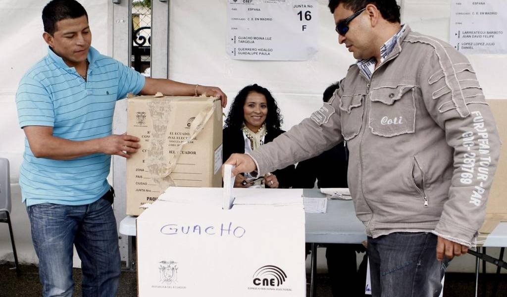 Cedatos: Más del 75% aprueba consulta popular del presidente Moreno