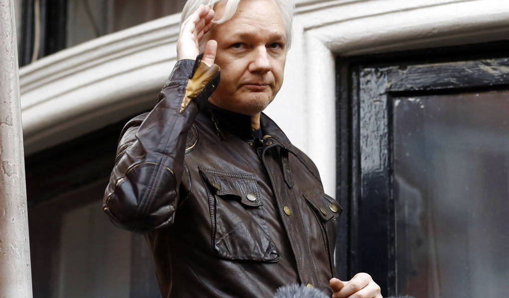 Documento mostraría mal comportamiento de Assange