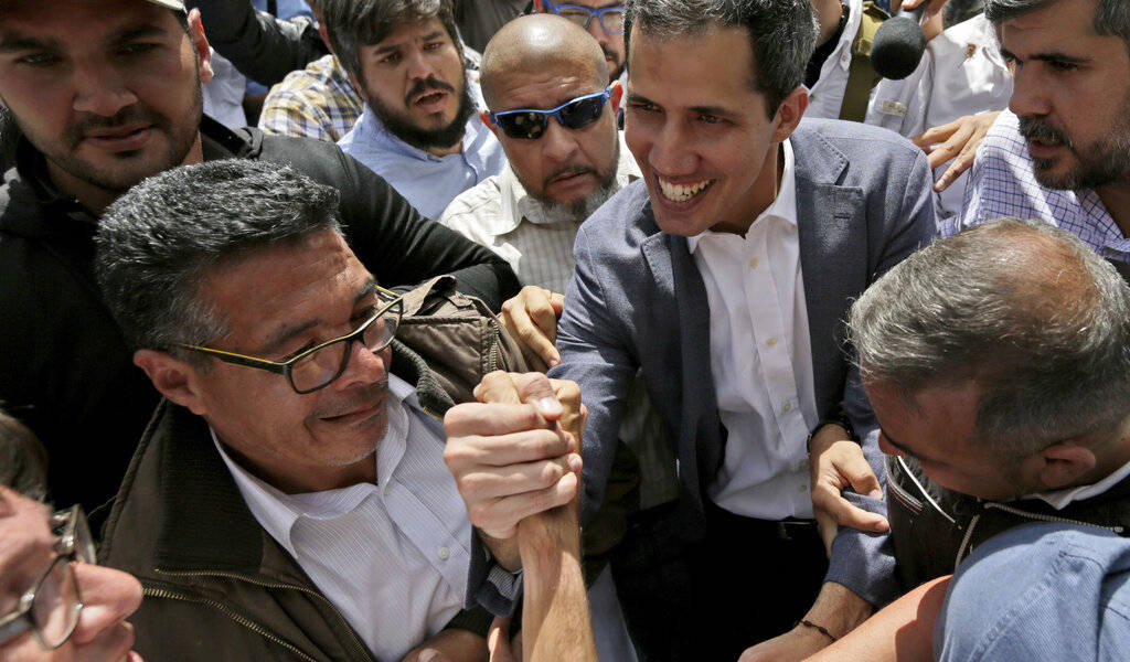 Eurocámara reconoce a Guaidó como presidente interino