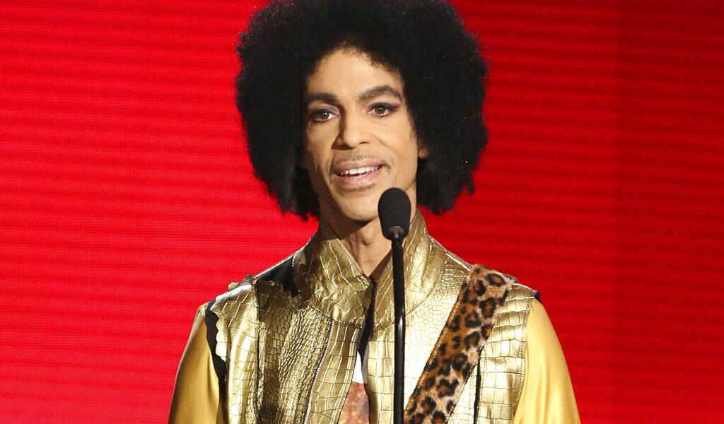 Libro de memorias de Prince se publicará en octubre